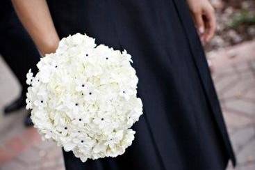 Simple & stunning bridesmaids bouquets by Amy Burke