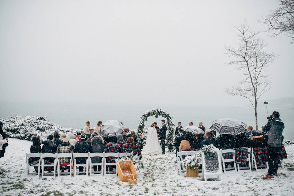 Winter wonderland wedding ceremony | Cait Bourgault Photography