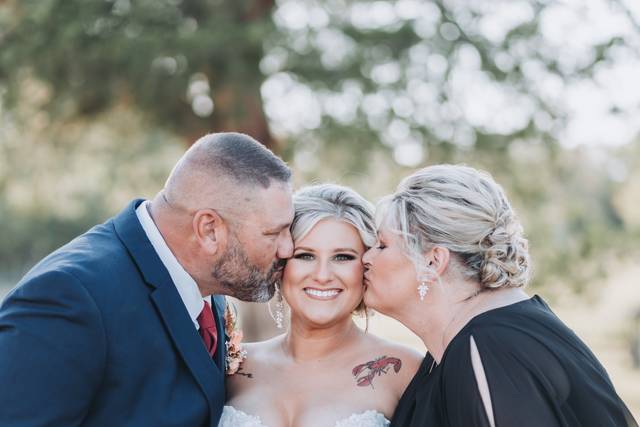 Bride with Mom & Dad