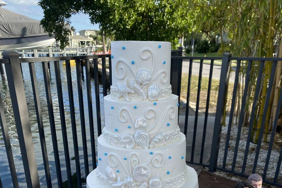 Seashell wedding cake