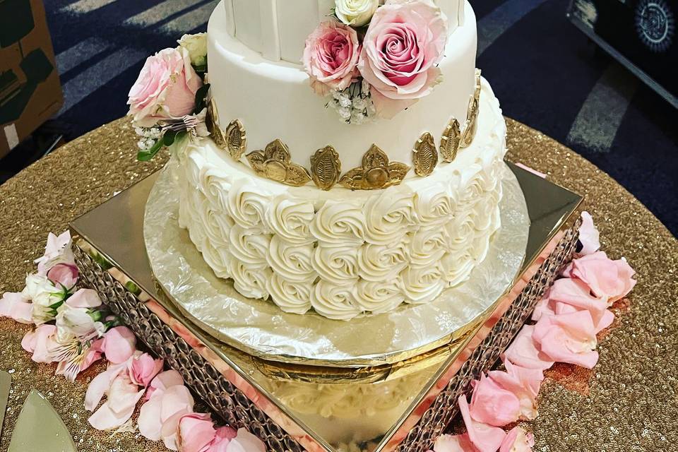 Fondant wedding cake