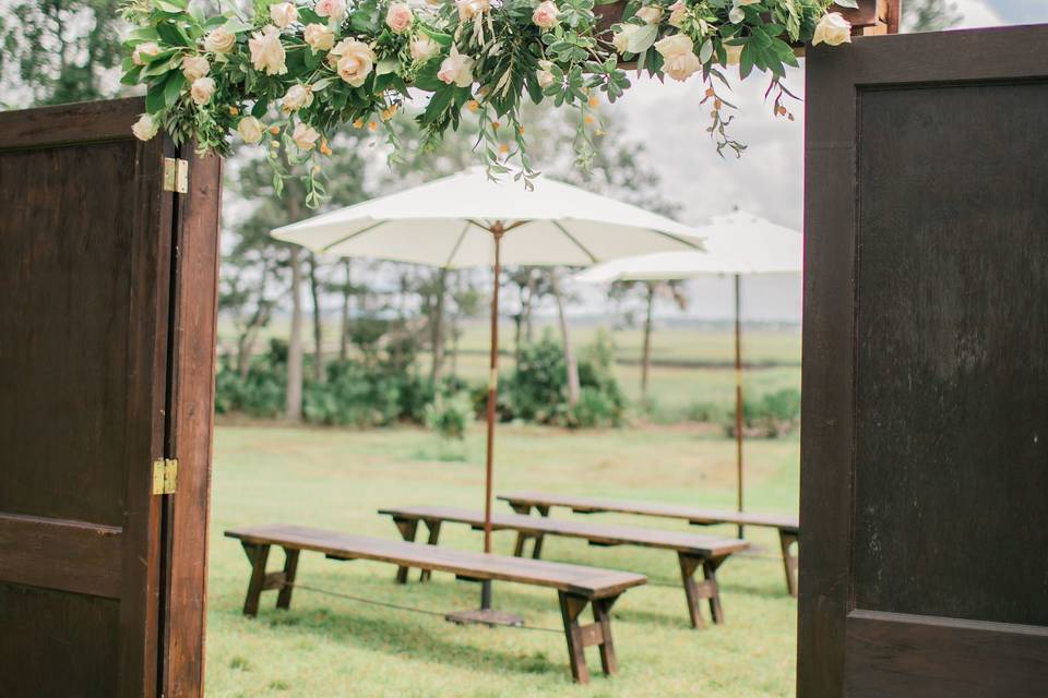 Door arbor, benches, umbrellas