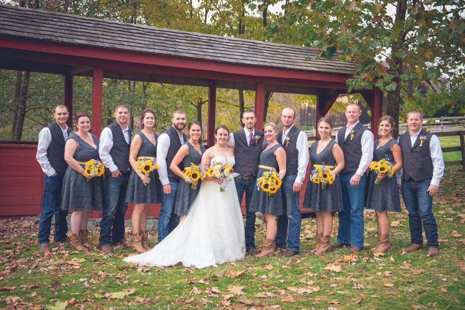 The bride and the groomsmen | Ashli unkart photography