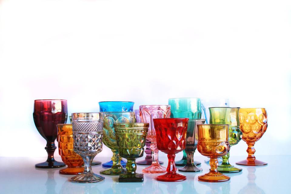 https://cdn0.weddingwire.com/vendor/646147/3_2/960/jpg/1421781651929-colored-glasses.jpeg