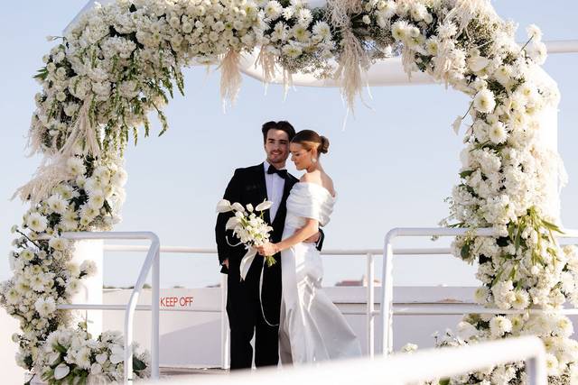 Outdoor yacht ceremony