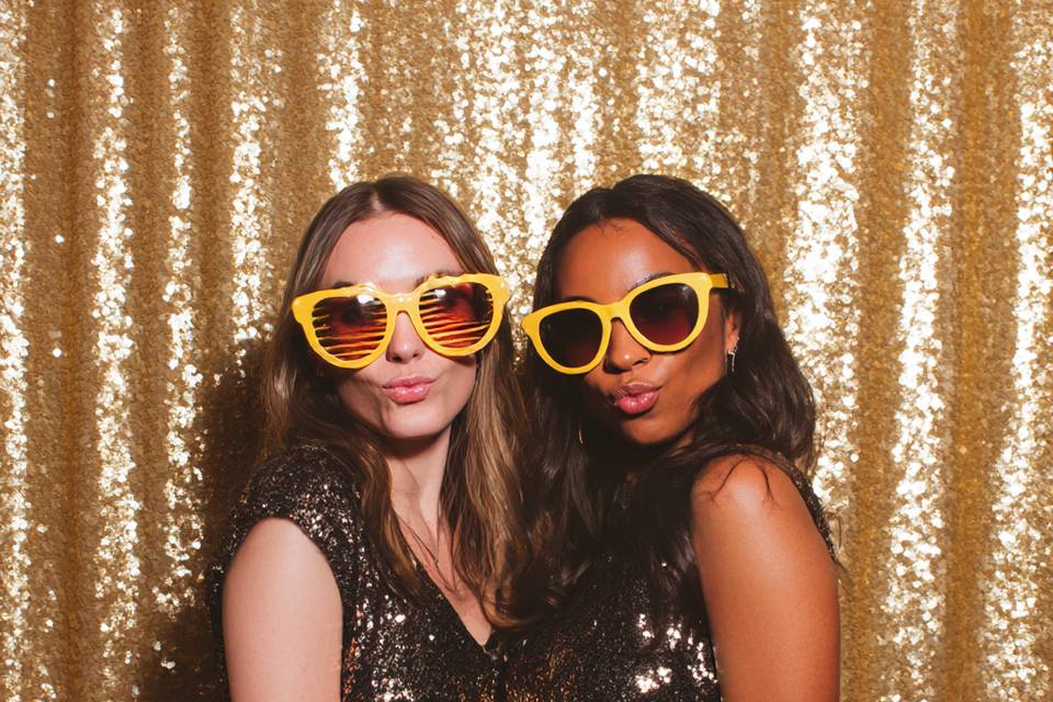 Jenni, Sedana w/ funky glasses