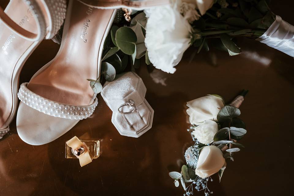 Ring and shoes
