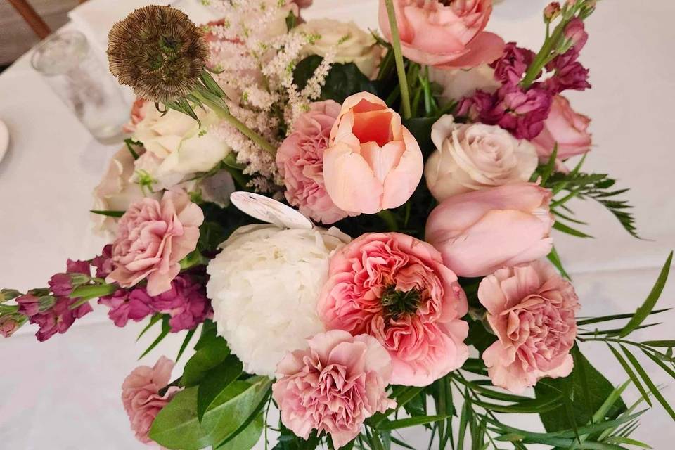 VIKA Floralshttps://cdn0.weddi