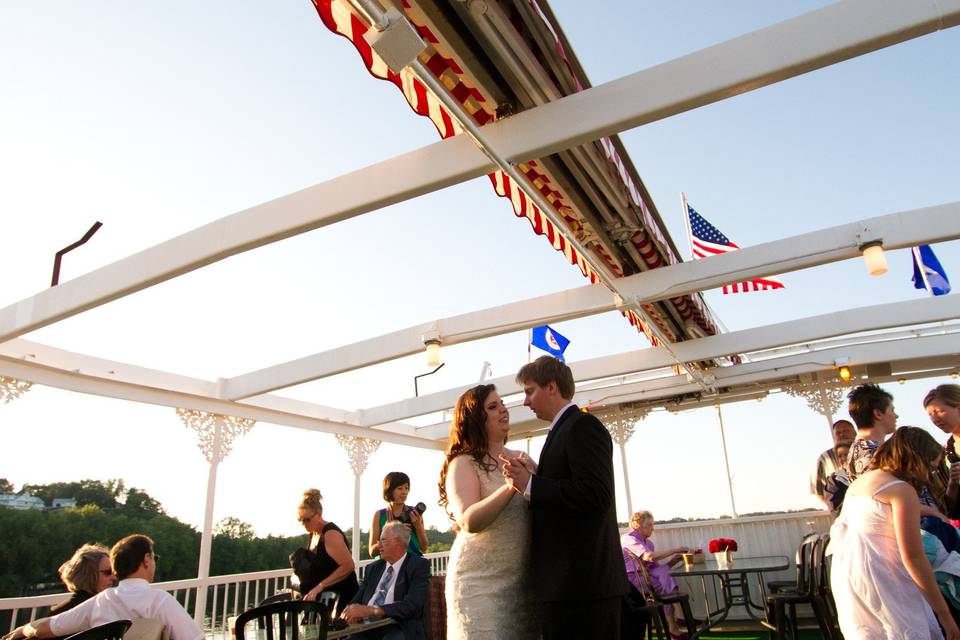 First dance on the Anastasia | Bellagala