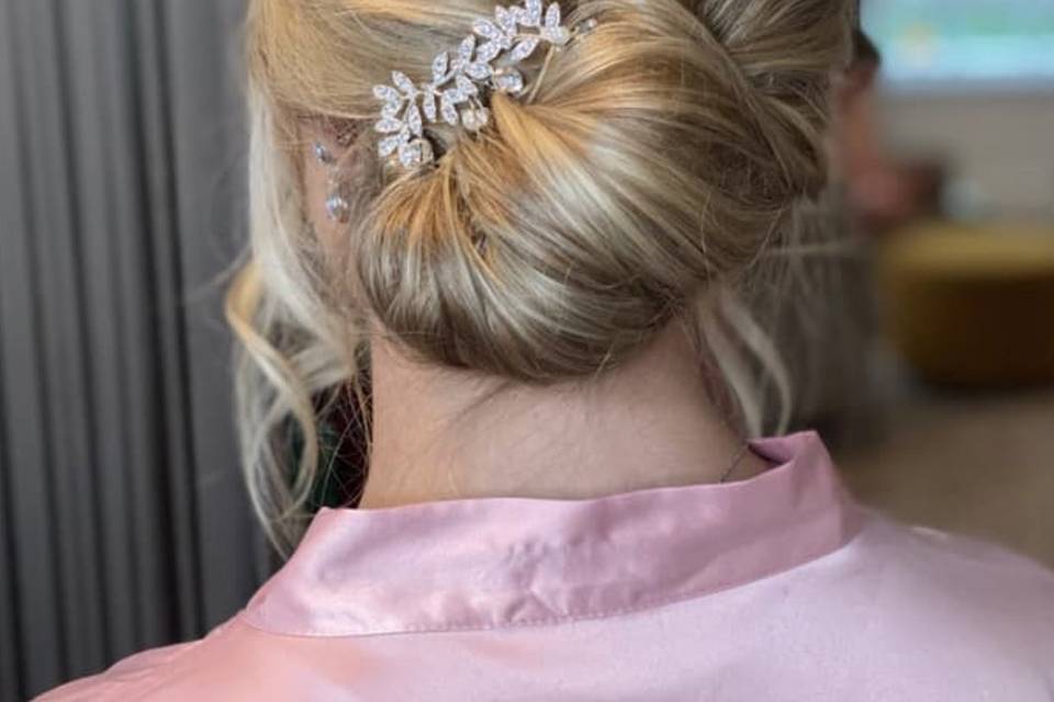 BRIDE HAIR