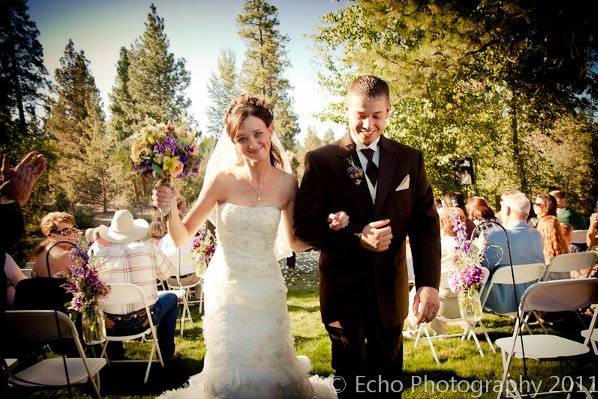 Shannon and Jayme's gorgeous September wedding!Photos compliments of Echo Photography