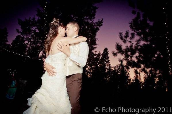 Shannon and Jayme's gorgeous September wedding!Photos compliments of Echo Photography