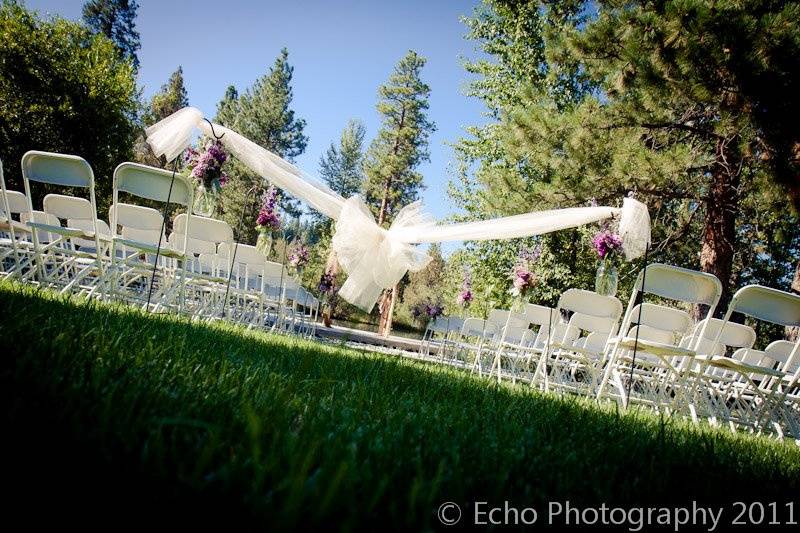 Shannon and Jayme's gorgeous September wedding!Photos compliments of Echo Photography