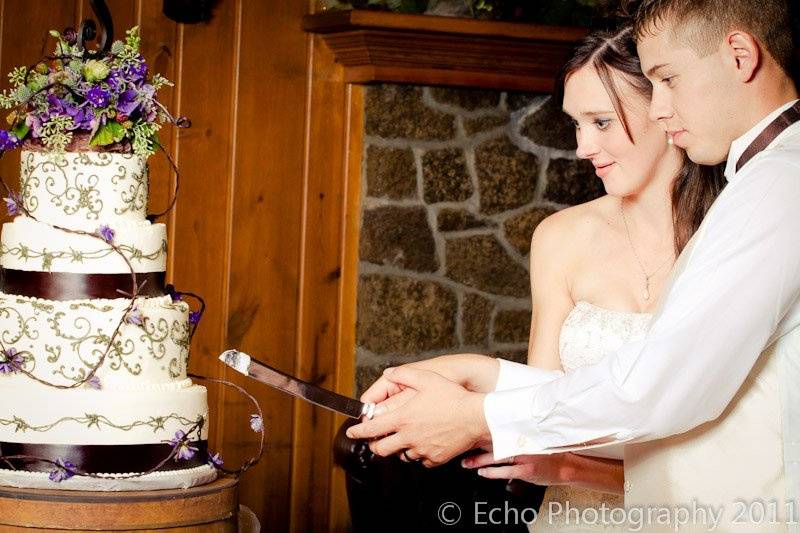 Shannon and Jayme's gorgeous September wedding!Photos compliments of Echo Photography