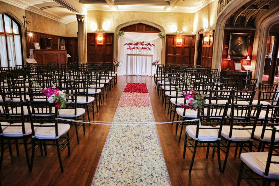 Flowery aisle setup