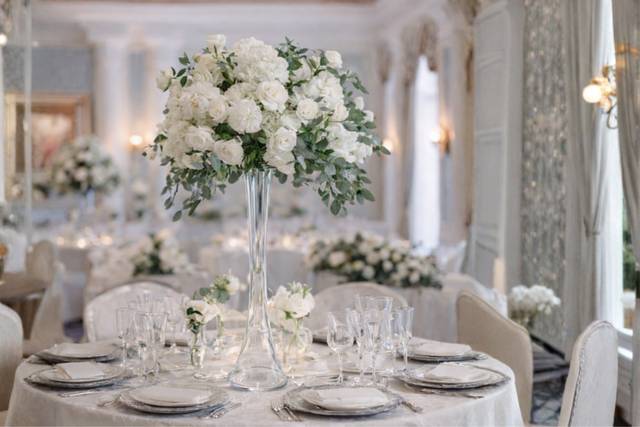 Table with rental vase avail.