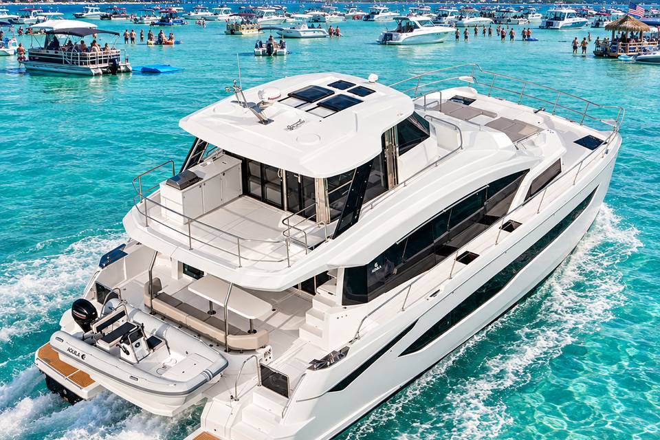 30A_Crab_Island_Yacht_2500px.png
