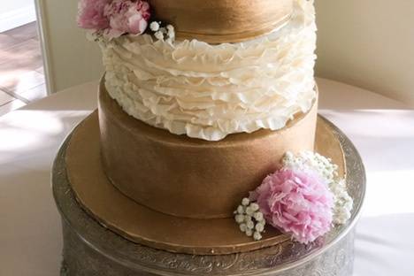 Gold and fondant ruffles