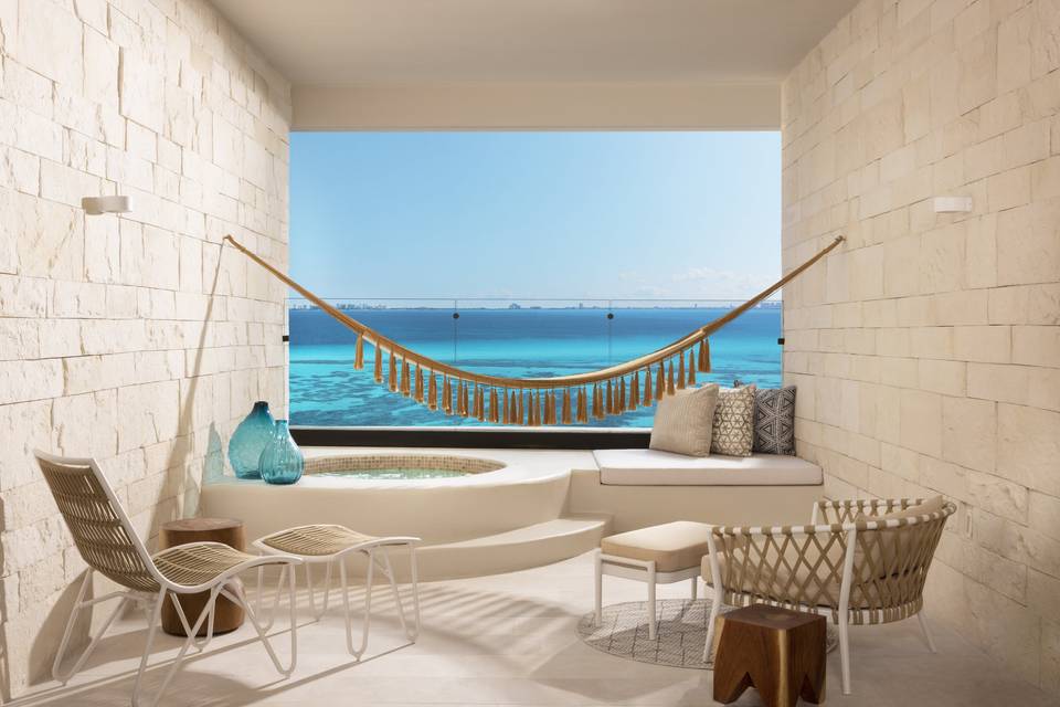 Honeymoon Suite