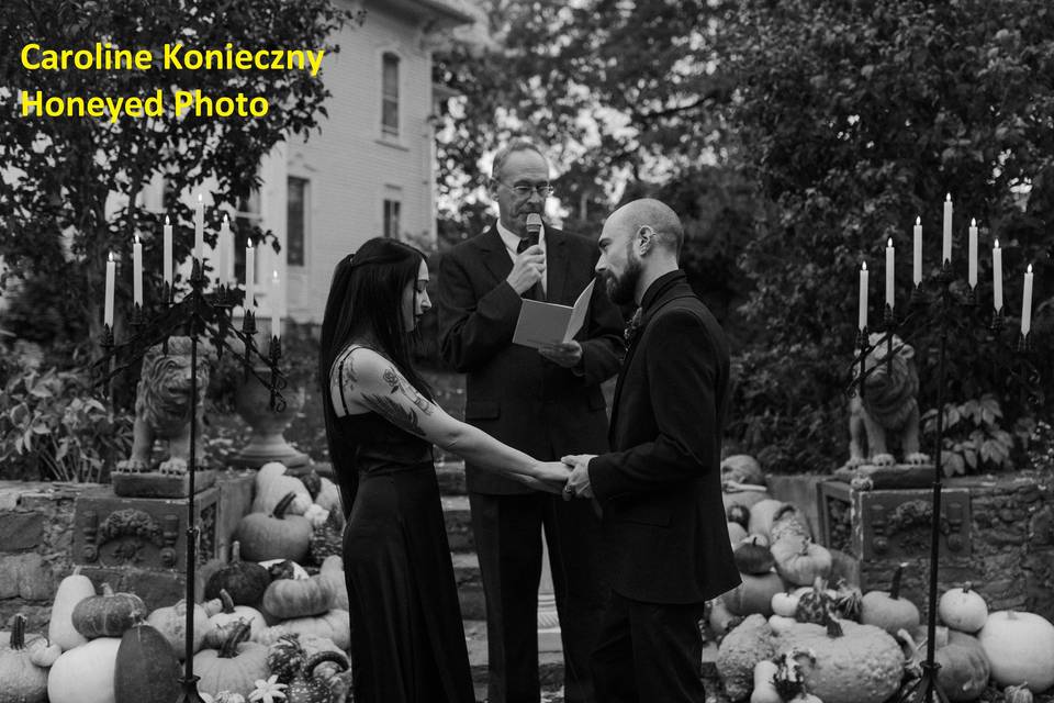 Fall wedding ceremony