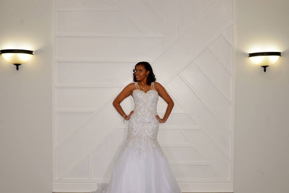 Bride in front of accent wall