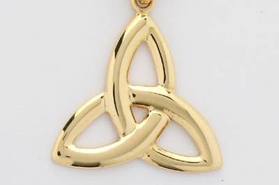 Traditional Trinity Knot Pendant!