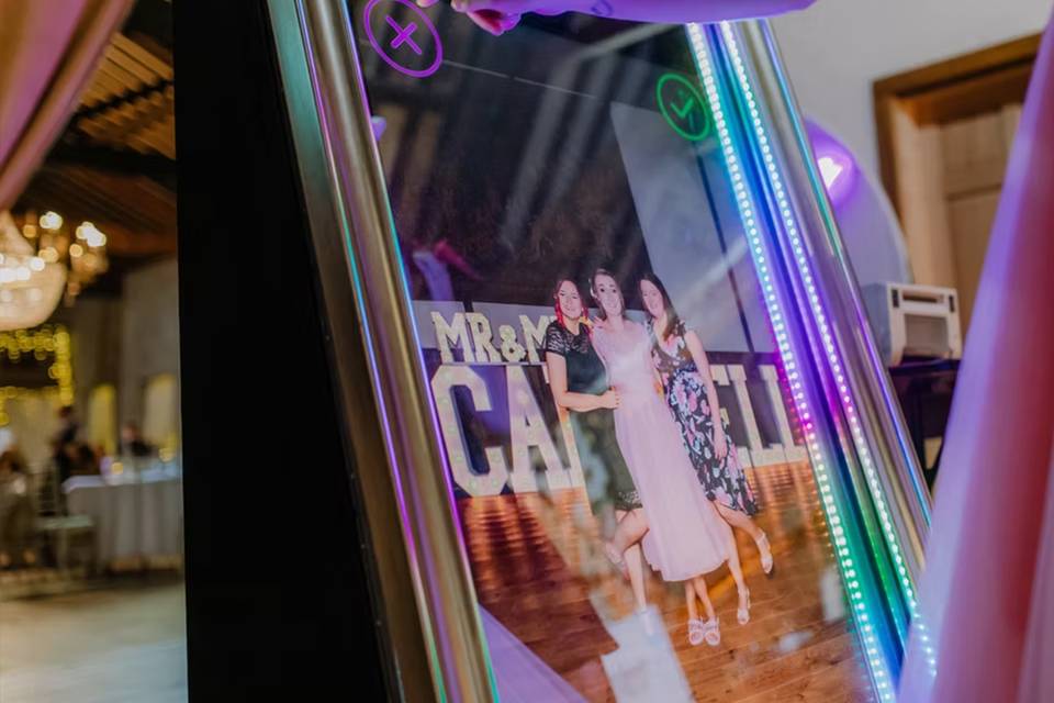 Mirror photo booths