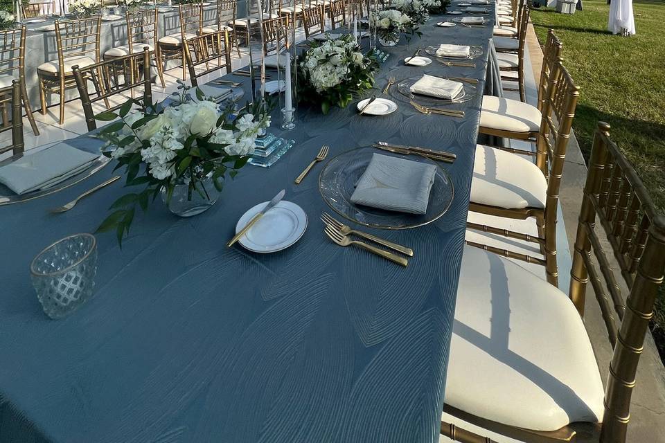Seating table arrangement