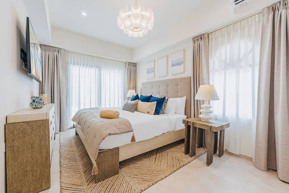 Bedroom 4 (King)