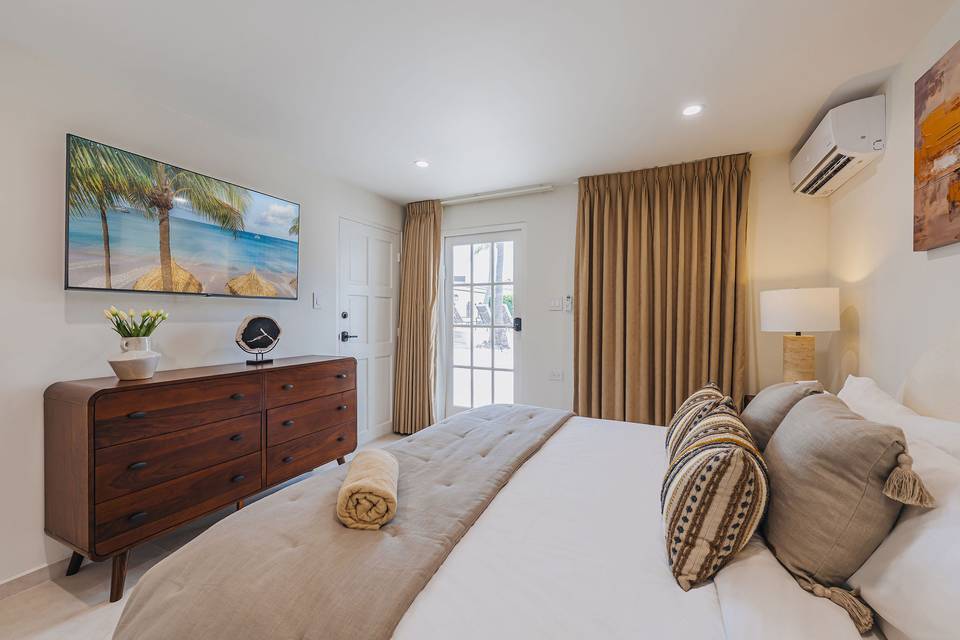 Bedroom 5  (King)