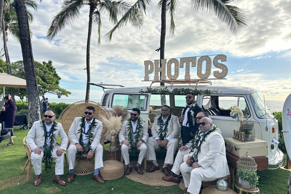 Oahu wedding photo bus