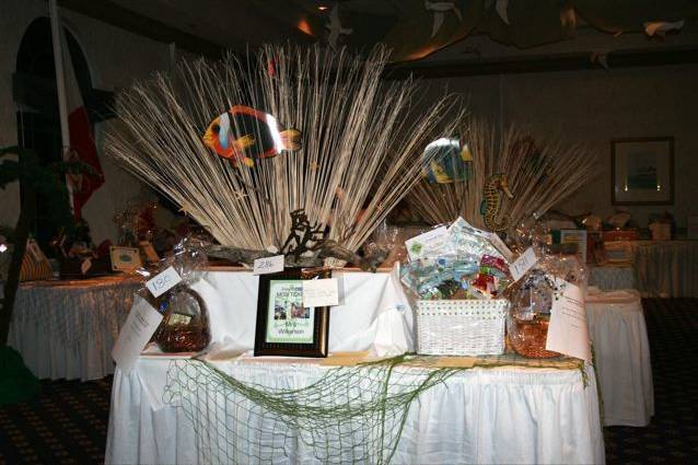 Tropical Auction table