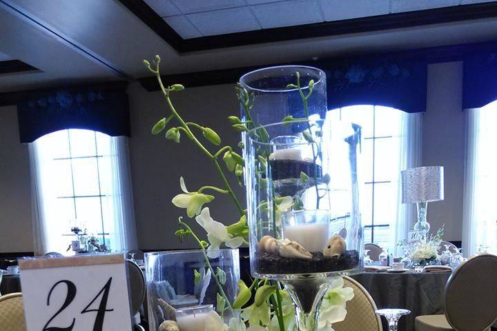 Tropical centerpiece