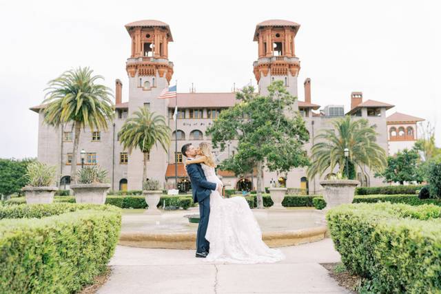 How To Choose Your Wedding Colors - Lightner Museum in St