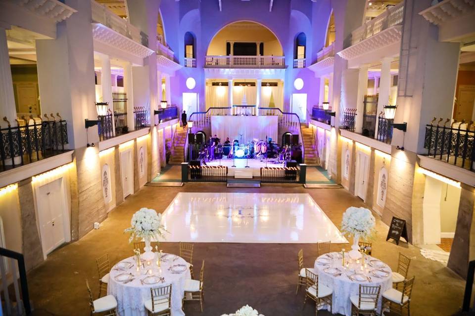 Reception in Historic Pool