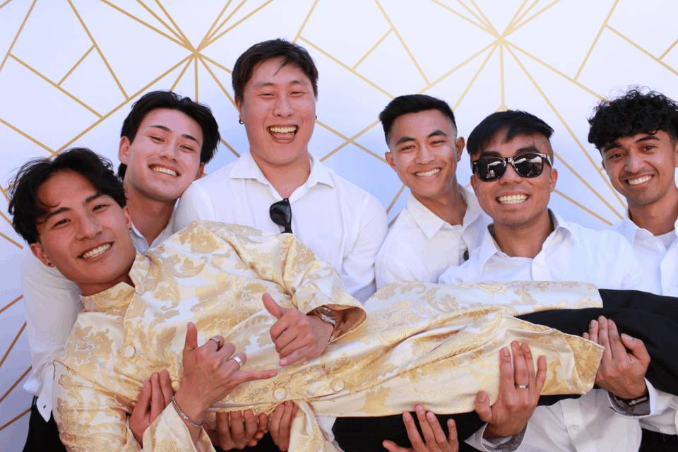 Groomsmen Photo Engagement Par