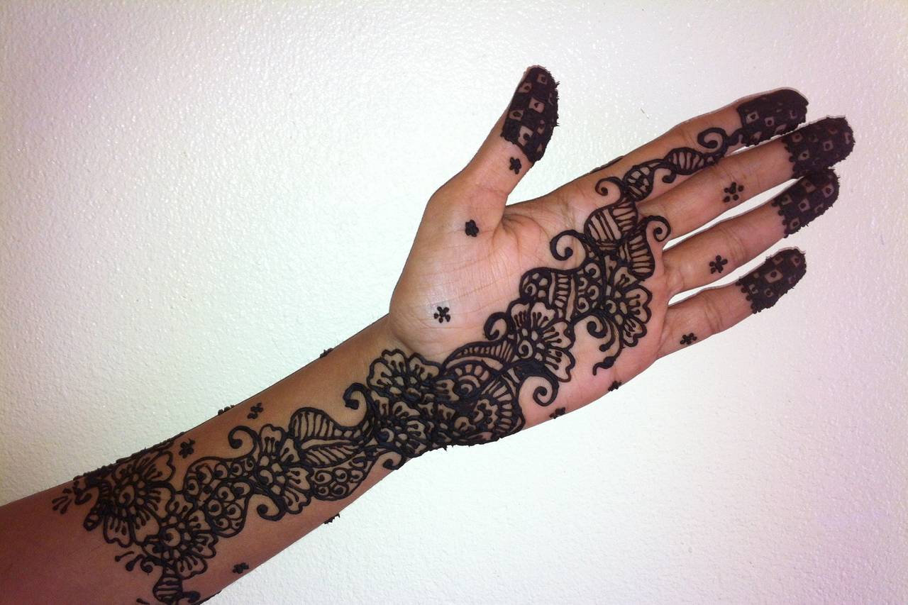 Dvivranta Mehndi Art