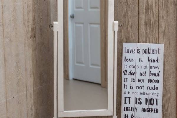 Bride's floor mirror