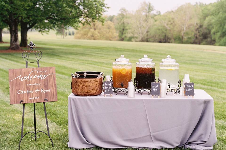 Pre-ceremony beverage station