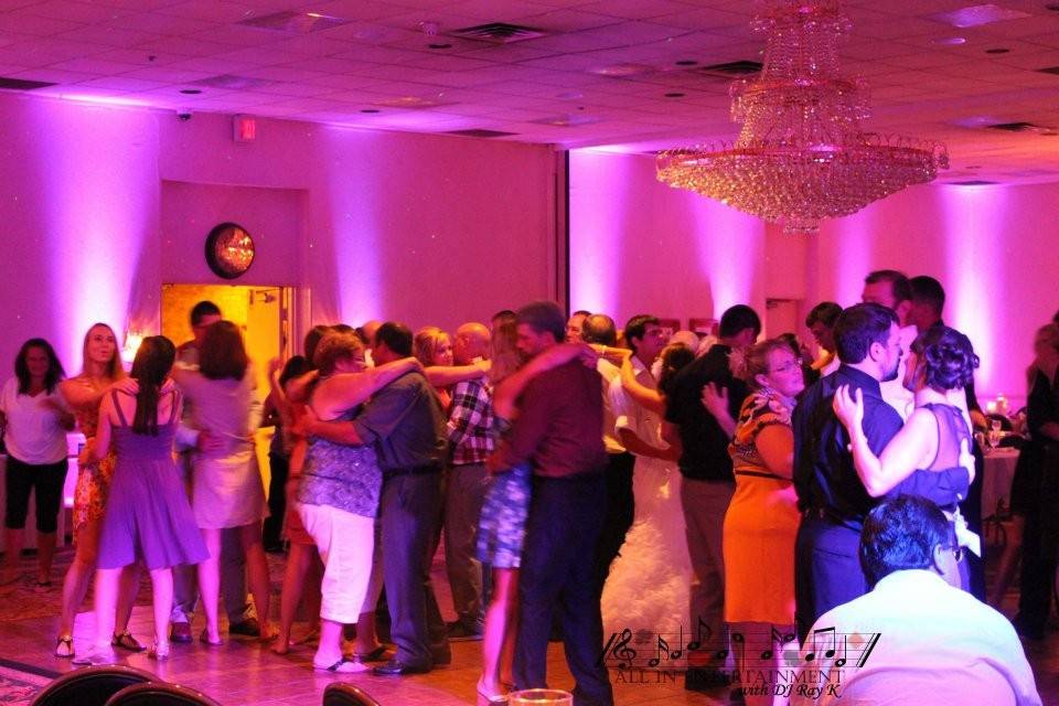 DJ Ray K reception with Uplighting at Holiday Inn, Boardman, Ohio