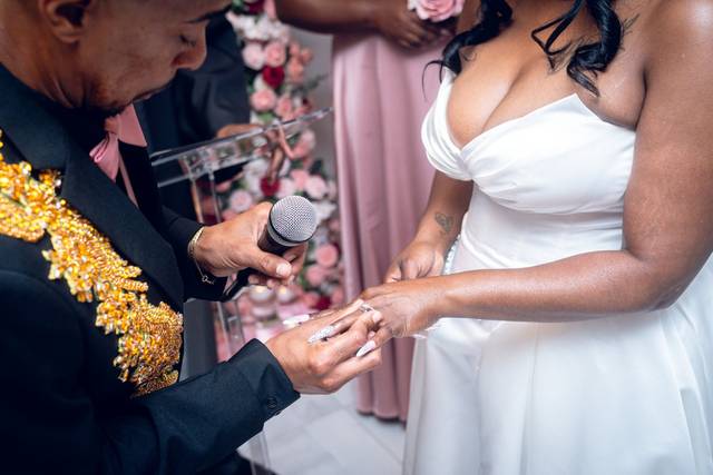 07_Ring_Exchange_WeddingPro_3000px.jpg