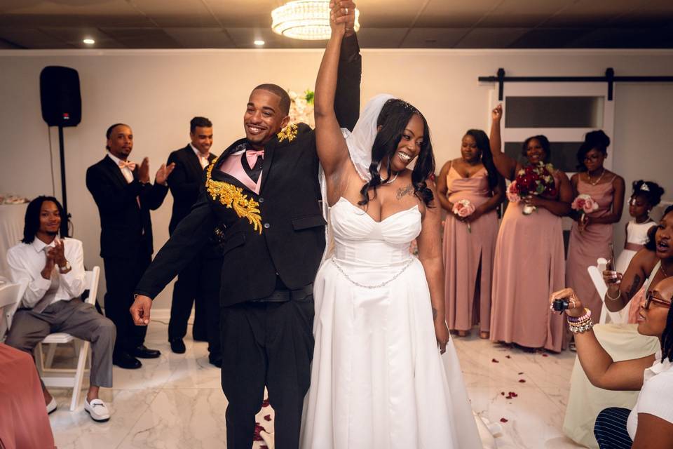 10_Just_Married_Celebration_WeddingPro_3000px.jpg