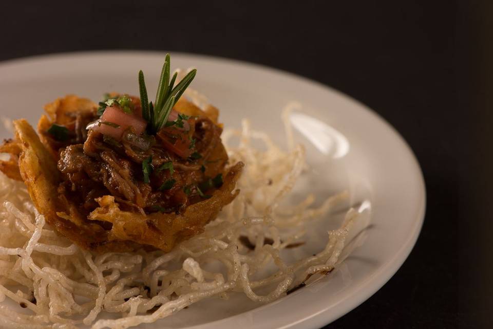 Plantain Nest with Pabellon