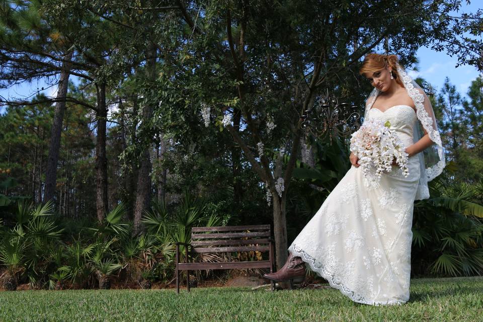 Country style lace wedding dress.