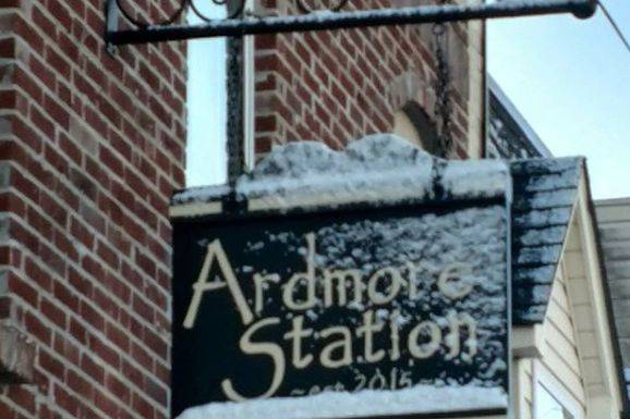 Ardmore Station business sign