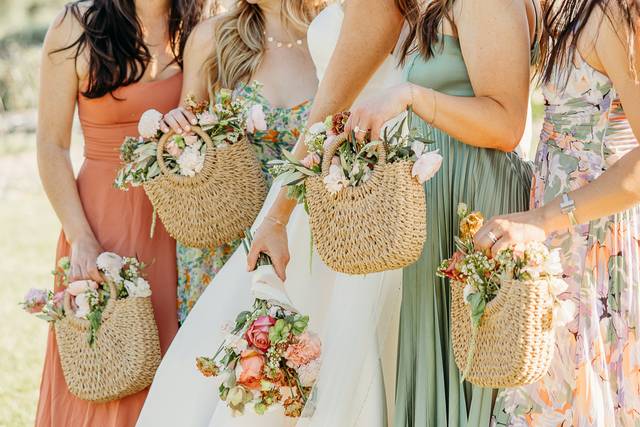 Bridesmaids floral abskets