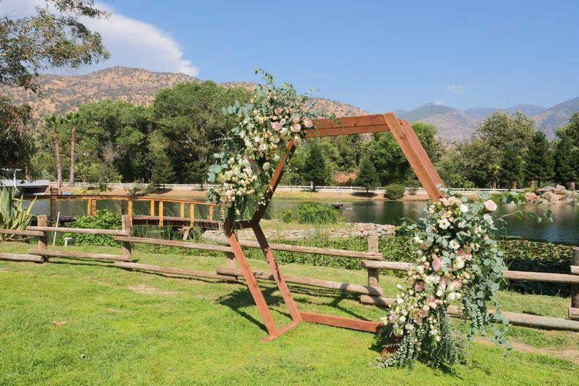 Ceremony arch