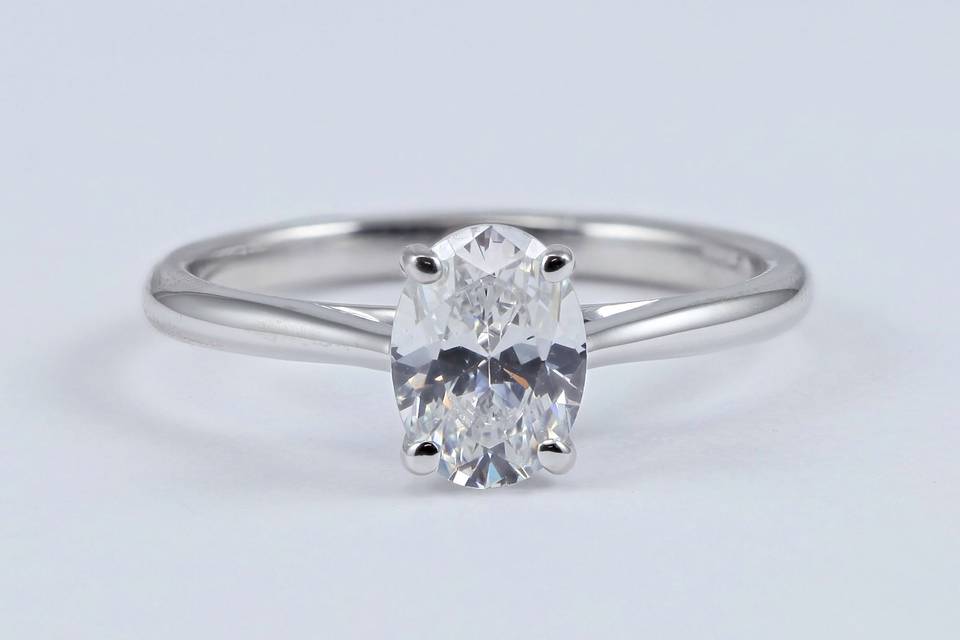 18k white gold solitaire