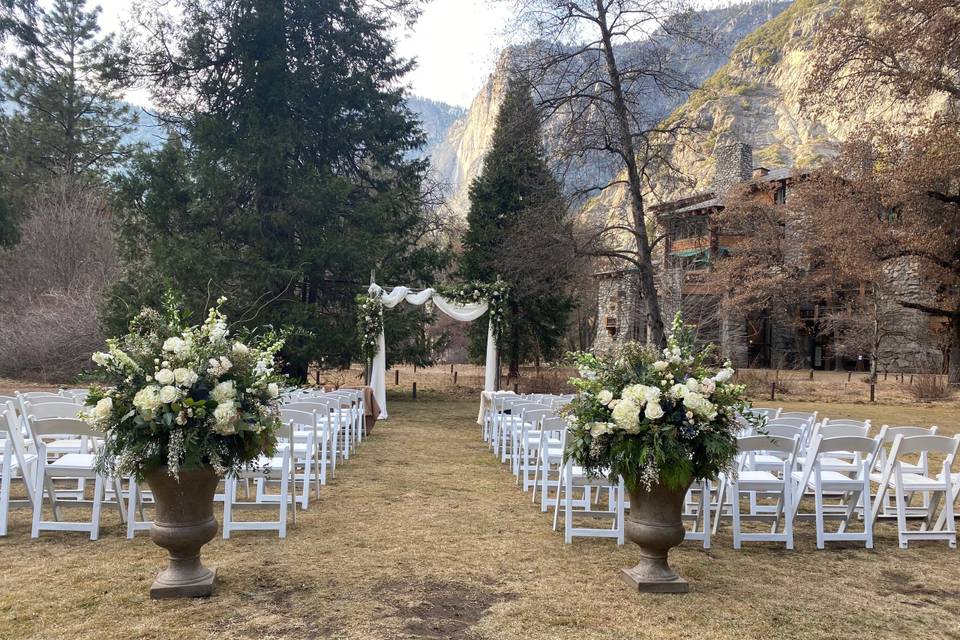 Ahwahnee Hotel-Lawn