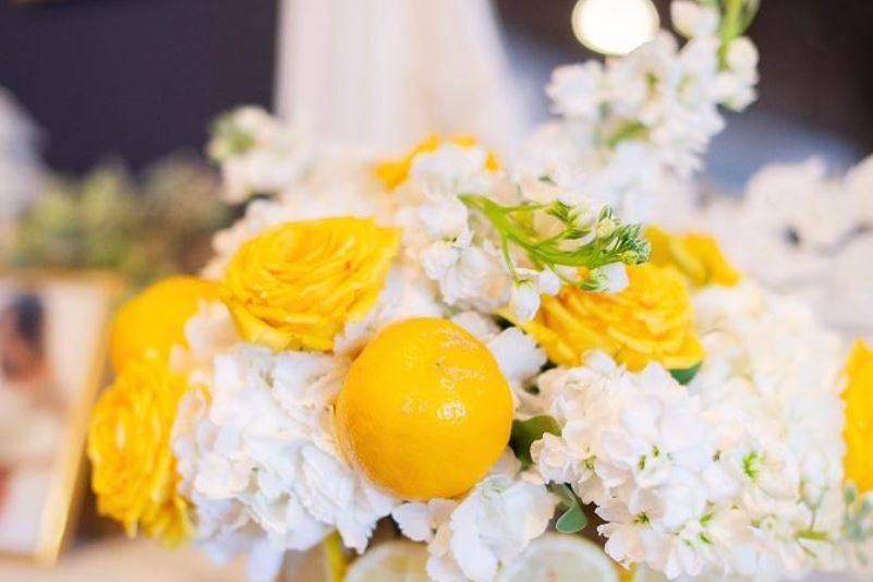 Easy Peasy Lemon Centerpiece